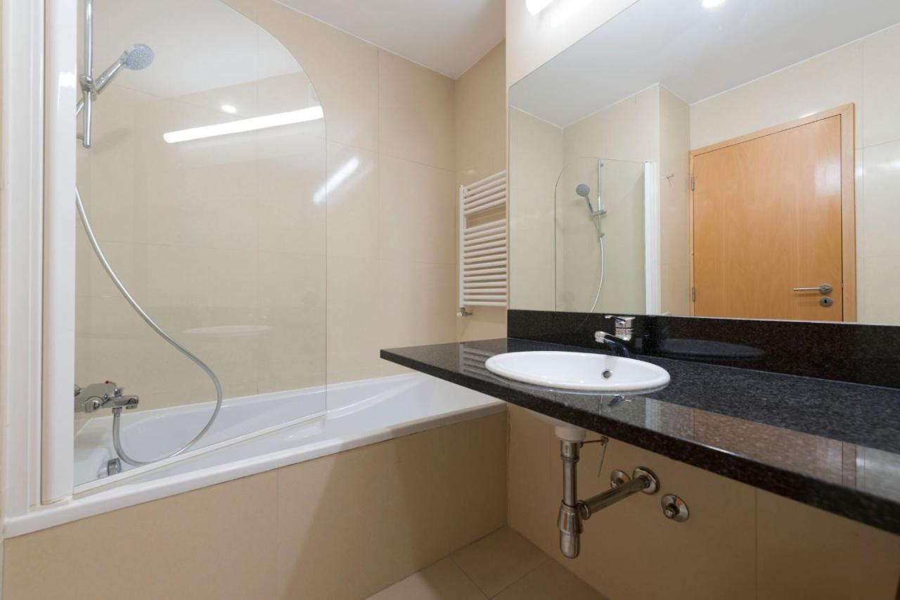 Lovelystay - Oporto Beach Apartment With 2 Free Parking Spots Матосиньос Екстериор снимка